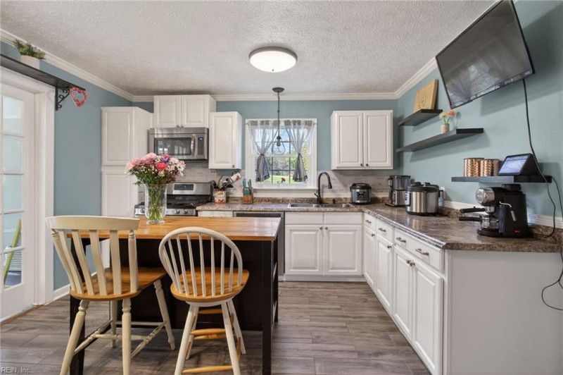 Photo 12 of 36 residential for sale in Middlesex County virginia