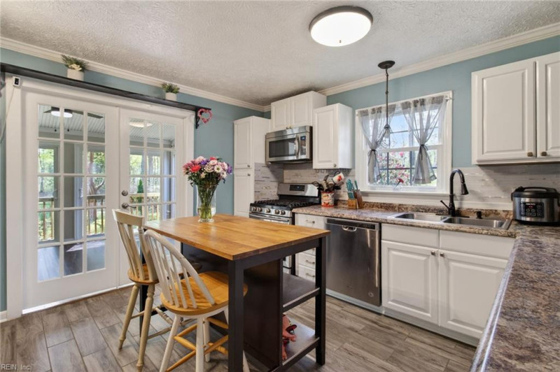 Photo 13 of 36 residential for sale in Middlesex County virginia