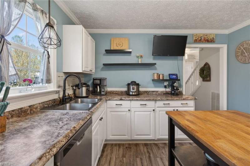 Photo 14 of 36 residential for sale in Middlesex County virginia