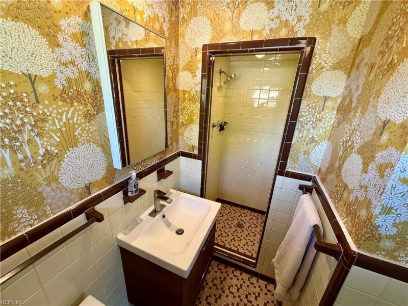 Photo 17 of 32 residential for sale in Newport News virginia