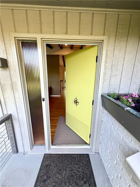 Photo 3 of 32 residential for sale in Newport News virginia