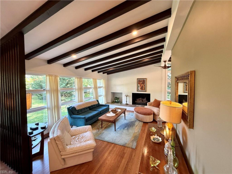 Photo 4 of 32 residential for sale in Newport News virginia