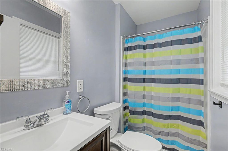 Photo 21 of 37 residential for sale in Mathews County virginia