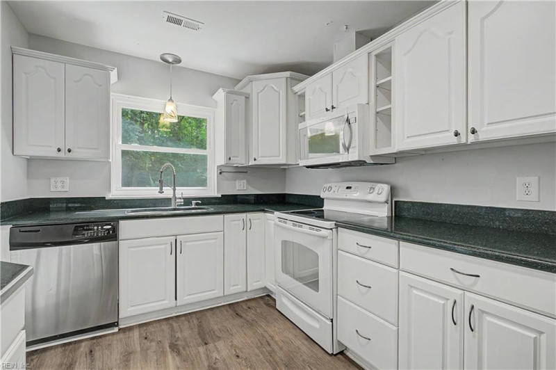 Photo 6 of 37 residential for sale in Mathews County virginia