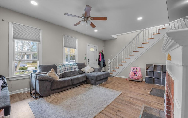 Photo 4 of 25 residential for sale in Chesapeake virginia Photo 4 of 25 residential for sale in Chesapeake virginia
