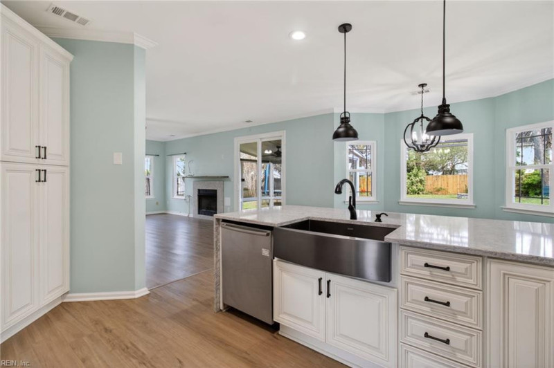 Photo 10 of 36 residential for sale in Chesapeake virginia