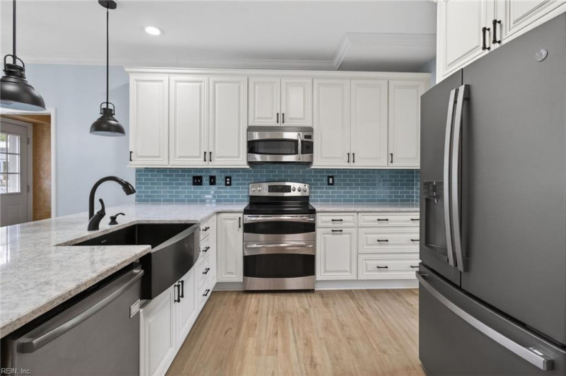 Photo 11 of 36 residential for sale in Chesapeake virginia