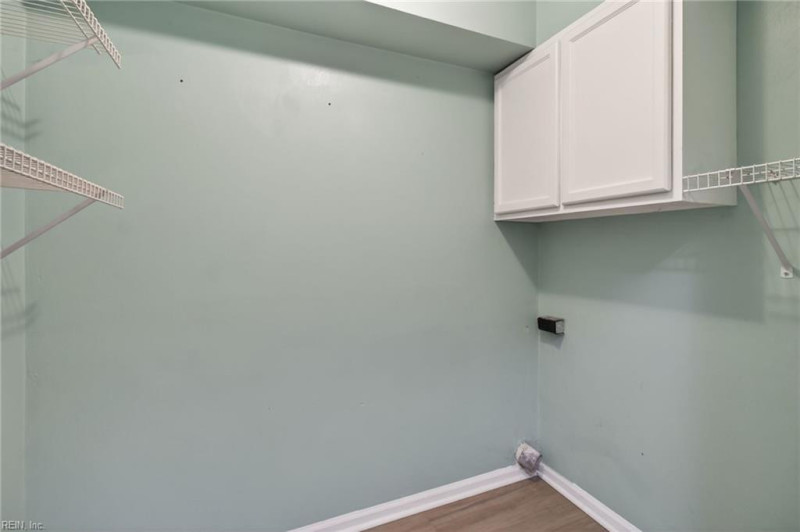 Photo 15 of 36 residential for sale in Chesapeake virginia