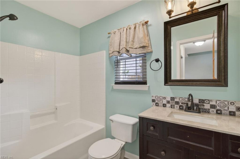 Photo 16 of 36 residential for sale in Chesapeake virginia