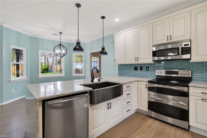 Photo 9 of 36 residential for sale in Chesapeake virginia