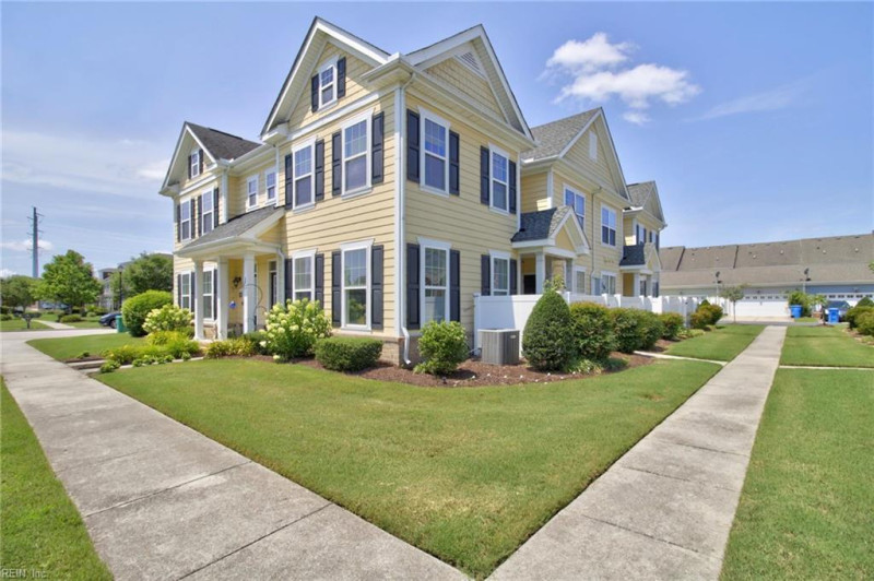Photo 10 of 36 residential for sale in Chesapeake virginia