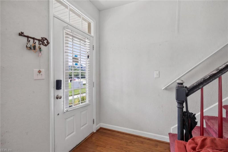 Photo 11 of 36 residential for sale in Chesapeake virginia