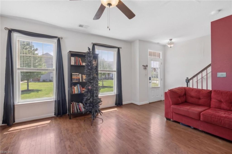 Photo 13 of 36 residential for sale in Chesapeake virginia