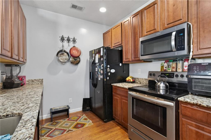 Photo 16 of 36 residential for sale in Chesapeake virginia