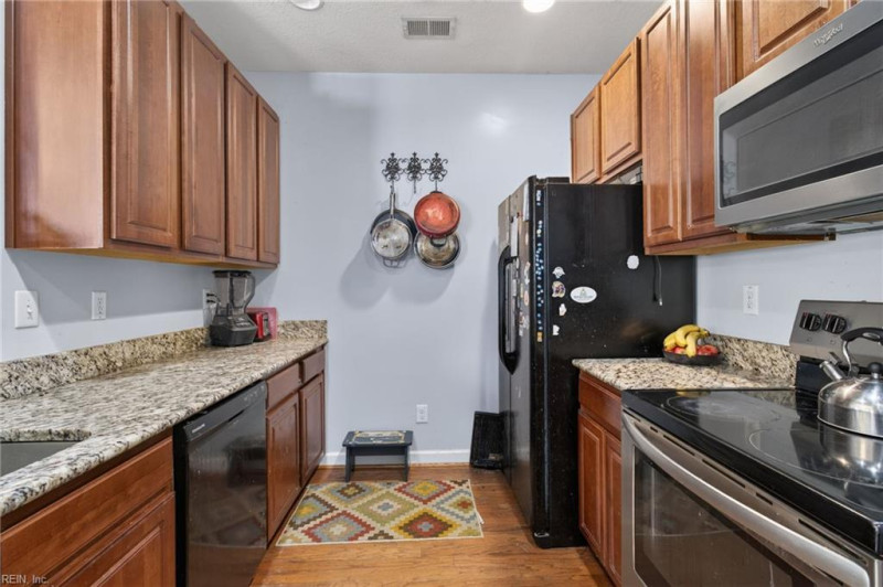 Photo 17 of 36 residential for sale in Chesapeake virginia
