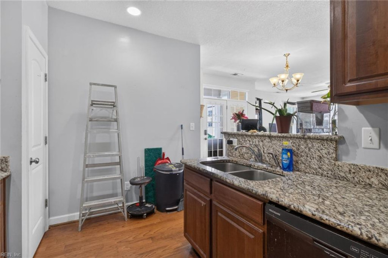 Photo 18 of 36 residential for sale in Chesapeake virginia