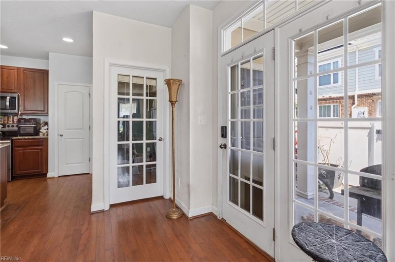 Photo 19 of 36 residential for sale in Chesapeake virginia