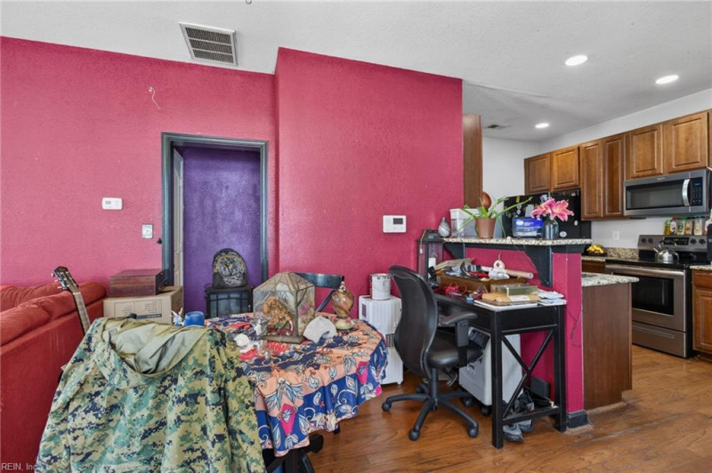 Photo 21 of 36 residential for sale in Chesapeake virginia