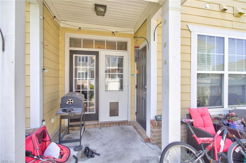 Photo 32 of 36 residential for sale in Chesapeake virginia