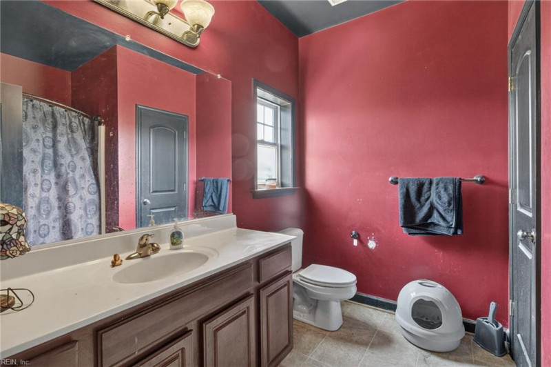 Photo 5 of 36 residential for sale in Chesapeake virginia