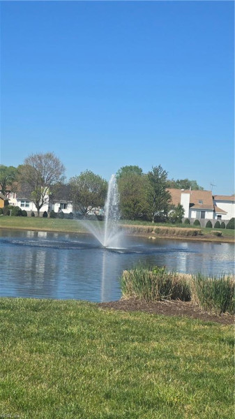 Photo 8 of 36 residential for sale in Chesapeake virginia