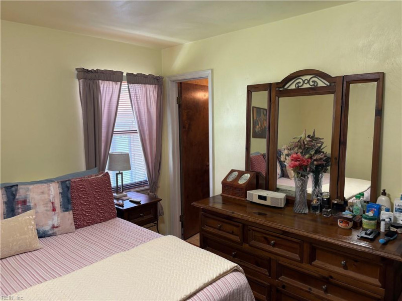 Photo 11 of 26 residential for sale in Chesapeake virginia Photo 11 of 26 residential for sale in Chesapeake virginia