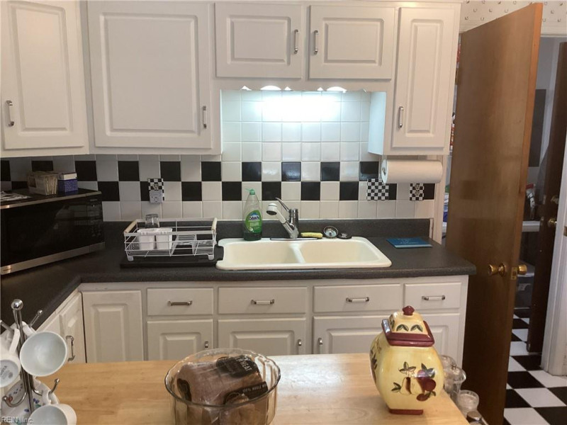 Photo 6 of 26 residential for sale in Chesapeake virginia Photo 6 of 26 residential for sale in Chesapeake virginia