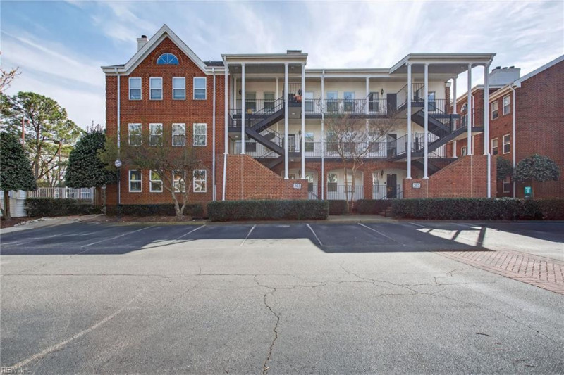 Photo 1 of 31 residential for sale in Norfolk virginia