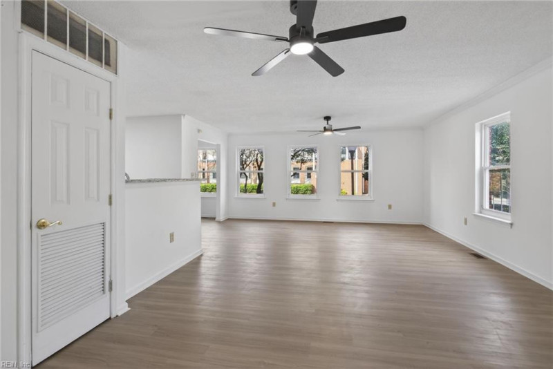 Photo 12 of 31 residential for sale in Norfolk virginia