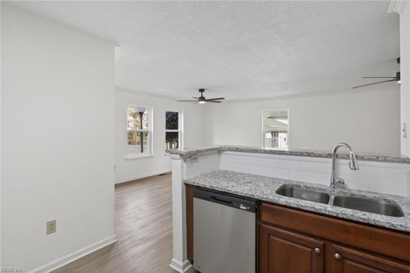 Photo 16 of 31 residential for sale in Norfolk virginia