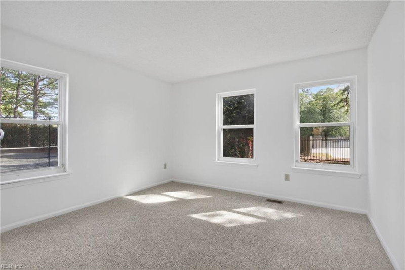 Photo 17 of 31 residential for sale in Norfolk virginia