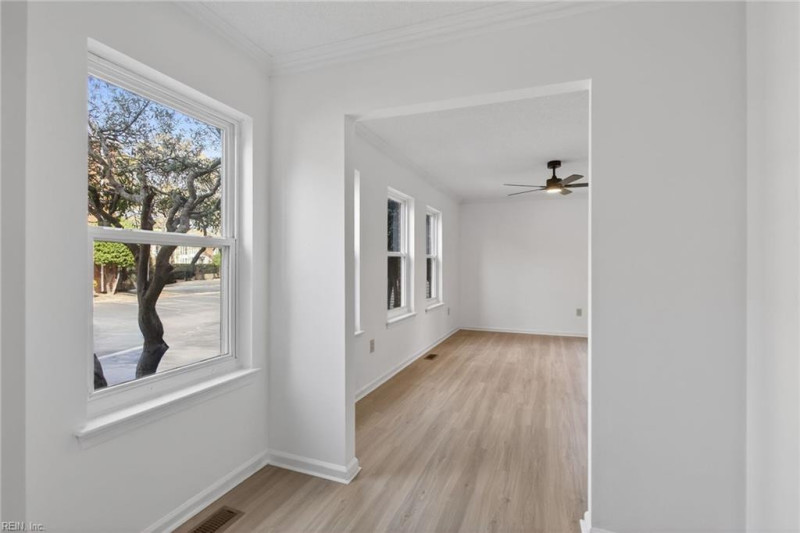 Photo 3 of 31 residential for sale in Norfolk virginia