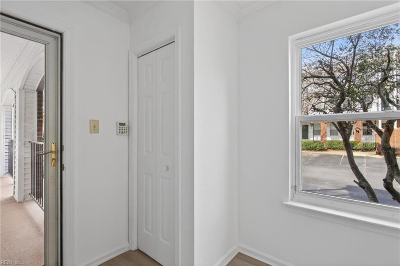 Photo 4 of 31 residential for sale in Norfolk virginia