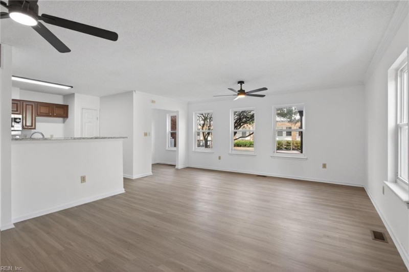Photo 9 of 31 residential for sale in Norfolk virginia