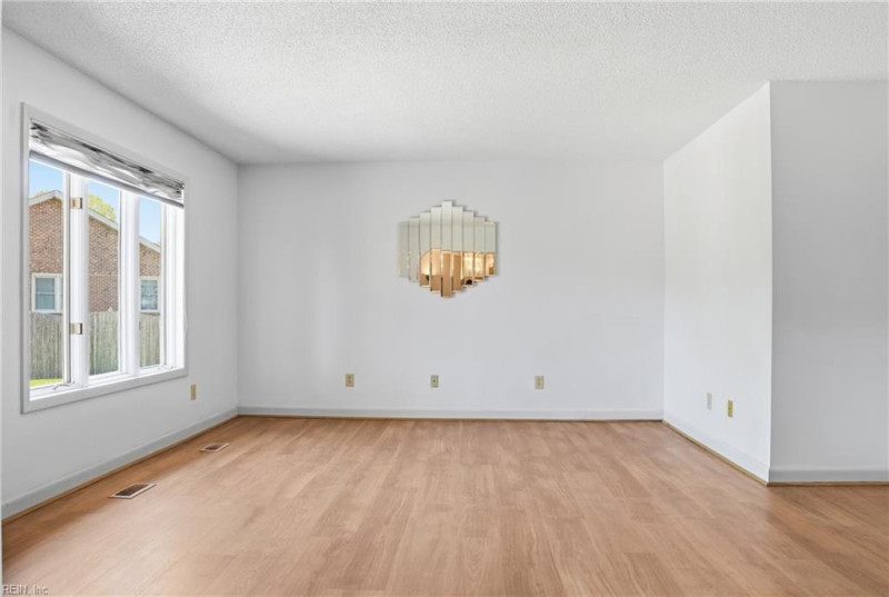Photo 10 of 49 residential for sale in Virginia Beach virginia