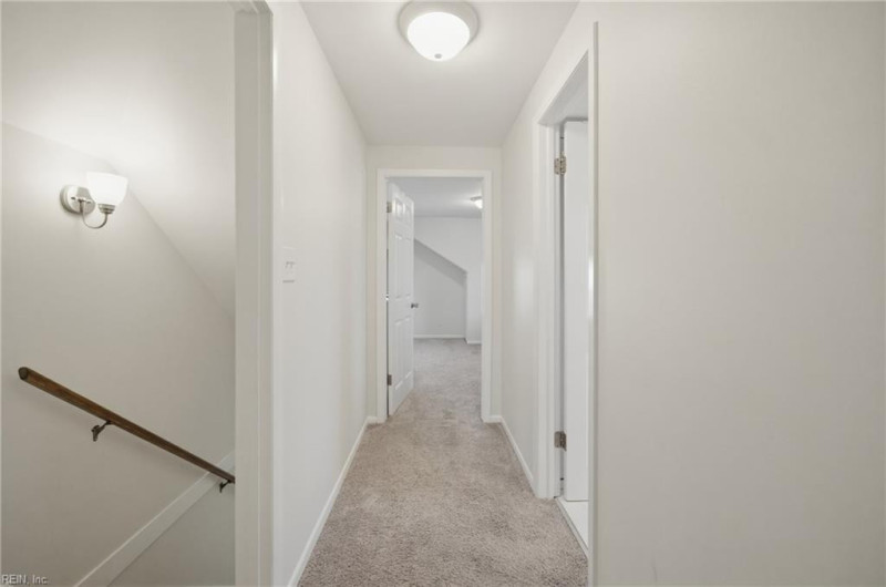 Photo 17 of 39 residential for sale in Hampton virginia