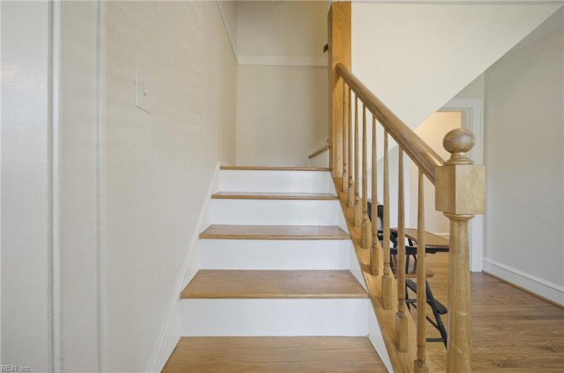 Photo 20 of 39 residential for sale in Hampton virginia