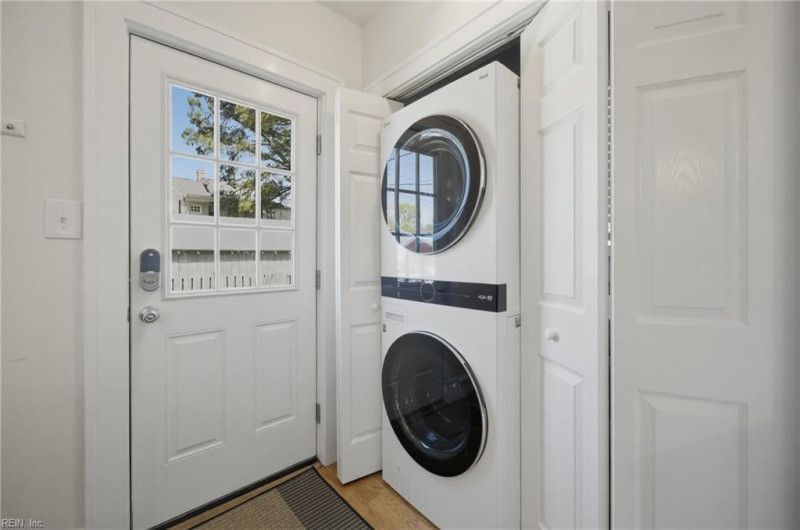 Photo 34 of 39 residential for sale in Hampton virginia