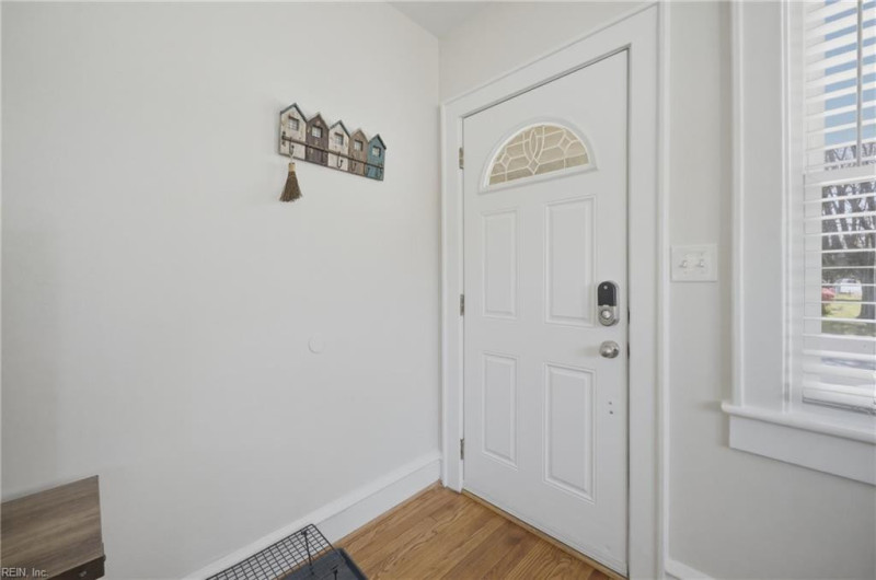 Photo 5 of 39 residential for sale in Hampton virginia