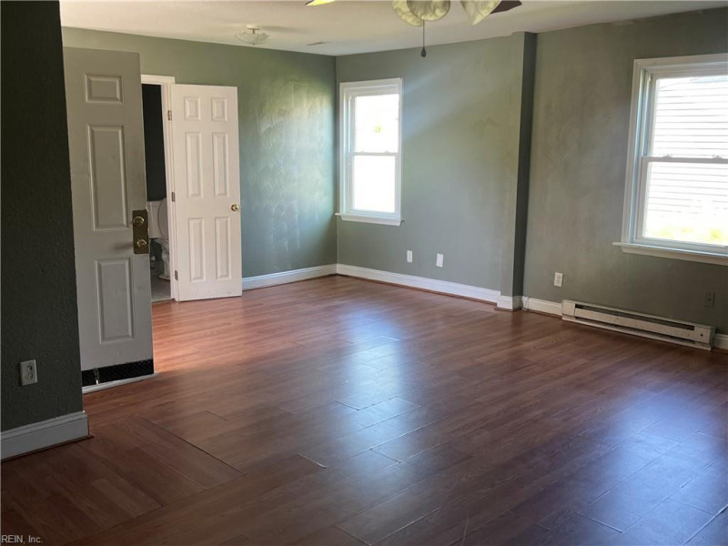 Photo 3 of 10 residential for sale in Portsmouth virginia
