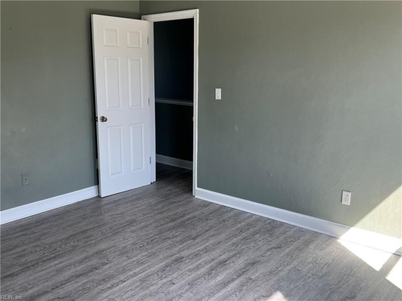 Photo 4 of 10 residential for sale in Portsmouth virginia