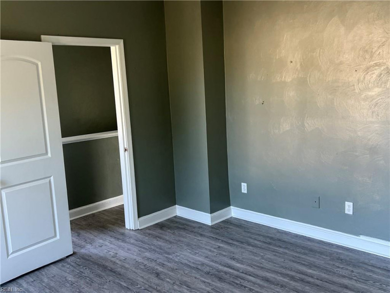 Photo 5 of 10 residential for sale in Portsmouth virginia