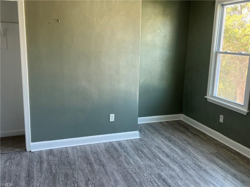 Photo 6 of 10 residential for sale in Portsmouth virginia