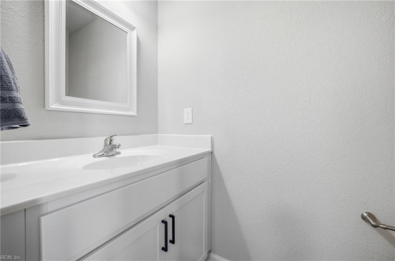 Photo 10 of 34 residential for sale in Suffolk virginia