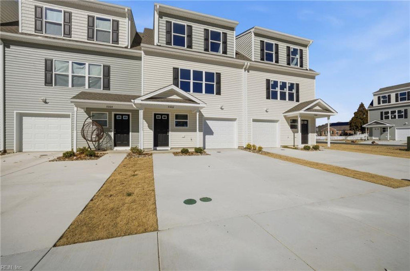 Photo 2 of 34 residential for sale in Suffolk virginia