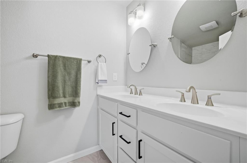 Photo 23 of 34 residential for sale in Suffolk virginia