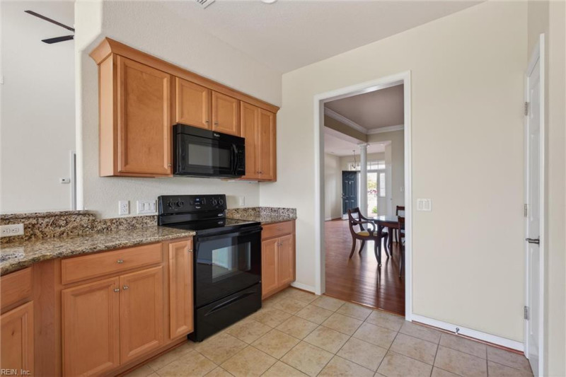 Photo 10 of 47 residential for sale in Chesapeake virginia