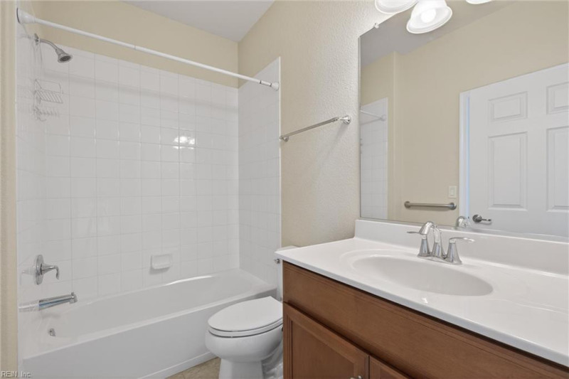 Photo 16 of 47 residential for sale in Chesapeake virginia
