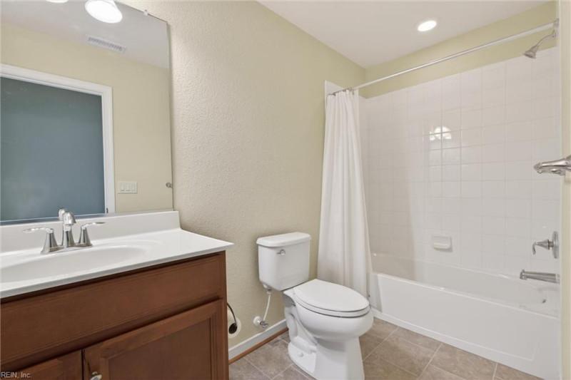 Photo 25 of 47 residential for sale in Chesapeake virginia