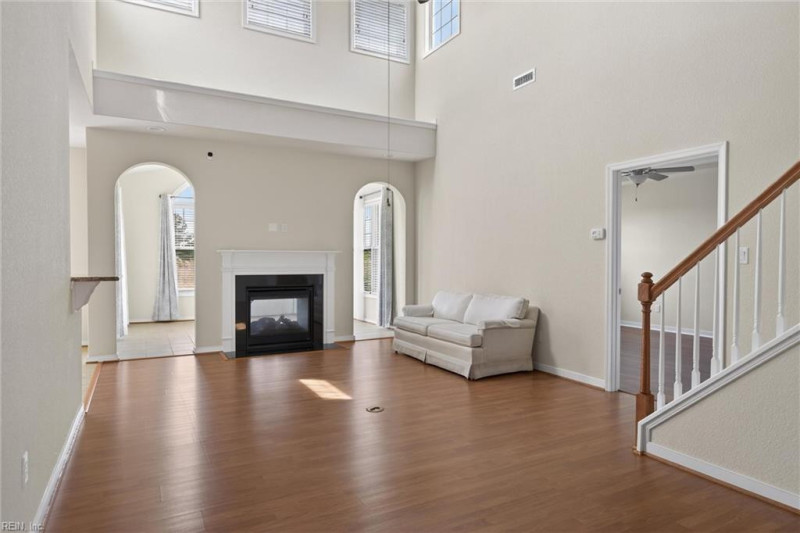 Photo 4 of 47 residential for sale in Chesapeake virginia